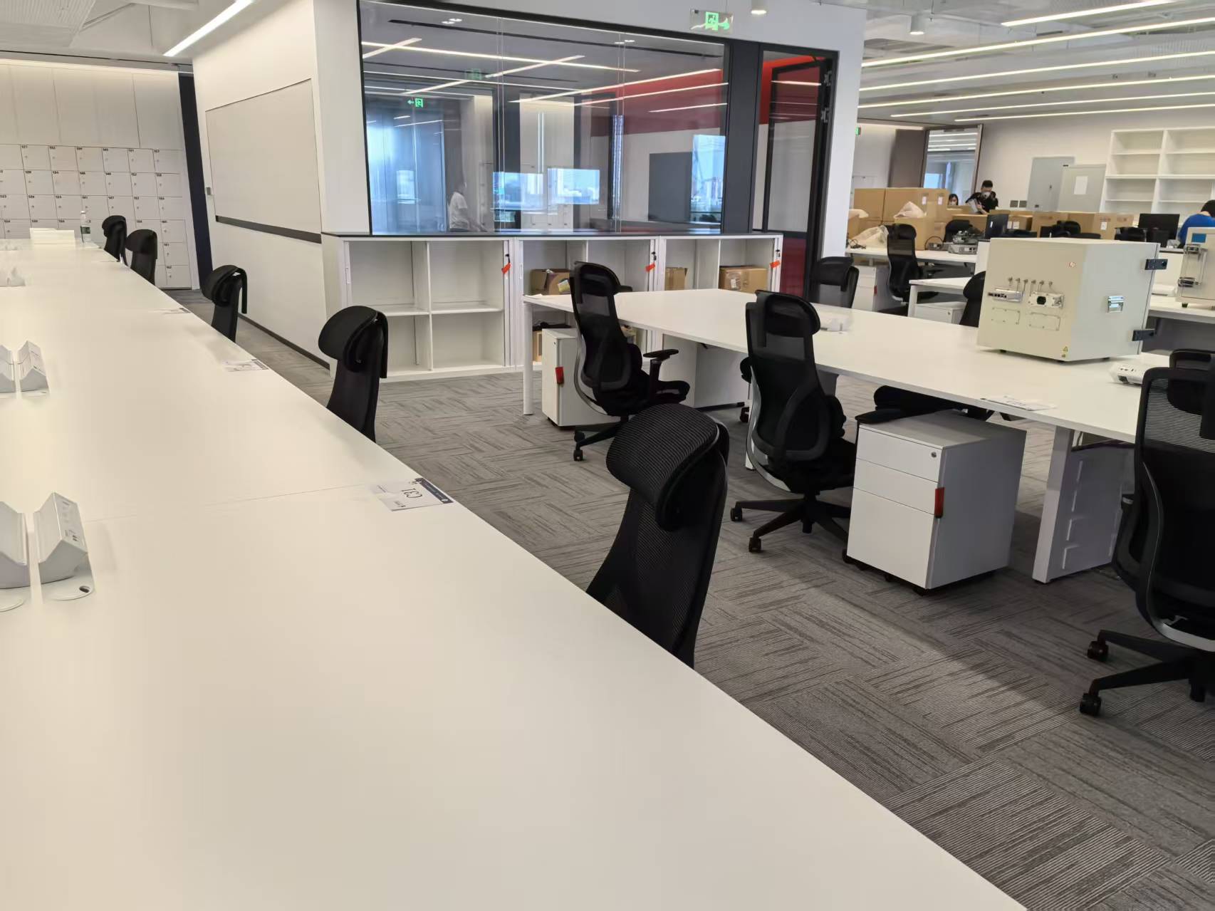 工位，拍摄于新址（此时还可以拍照）